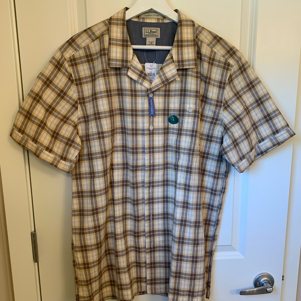 L.L. Bean plaid men's short sleeve button
down shirt, size L. NWT